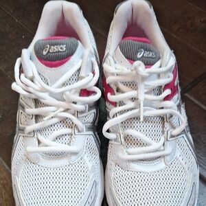 ASICS White and Pink Sports Shoes
